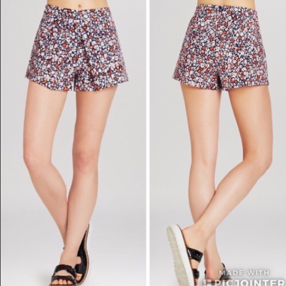 BCBGeneration Pants - NWOT BCBGeneration Floral Pleated Front Shorts 4 S